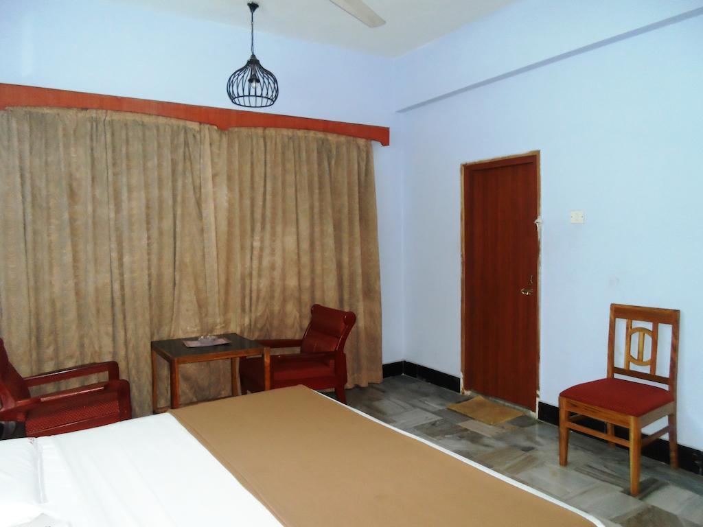 Hotel Bhimas Paradise Tirupati Kamer foto