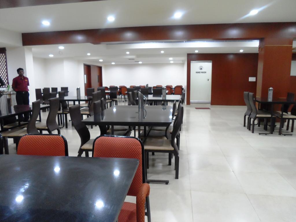 Hotel Bhimas Paradise Tirupati Buitenkant foto
