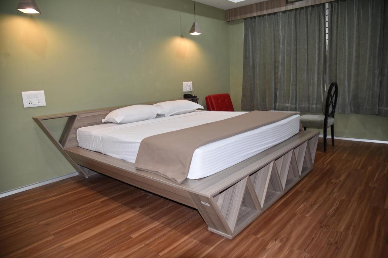 Hotel Bhimas Paradise Tirupati Buitenkant foto